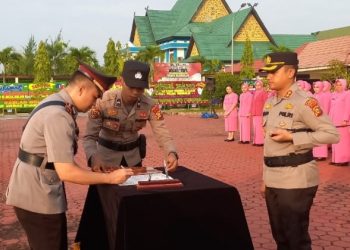 Kapolres Bengkalis Pimpin Upacara Sertijab Kasatlantas dan Kasatreskrim