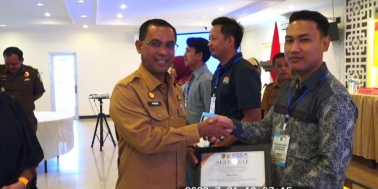 Sekda Rohil Buka Bimtek Implementasi Pengawasan dan Perizinan Berusaha Berbasis Resiko