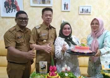 Ketua KONI Rohil Sampaikan Tahniah Hari Lahir Ketua PKK Sanimar SPd ke 42