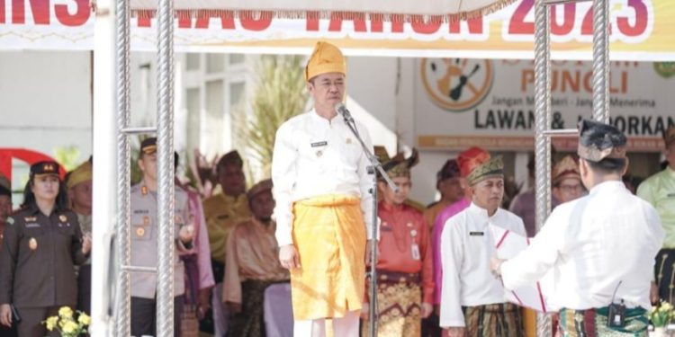Pimpin Upacara HUT Provinsi Riau ke-66, Bupati Rohil Sampaikan Amanat Gubernur