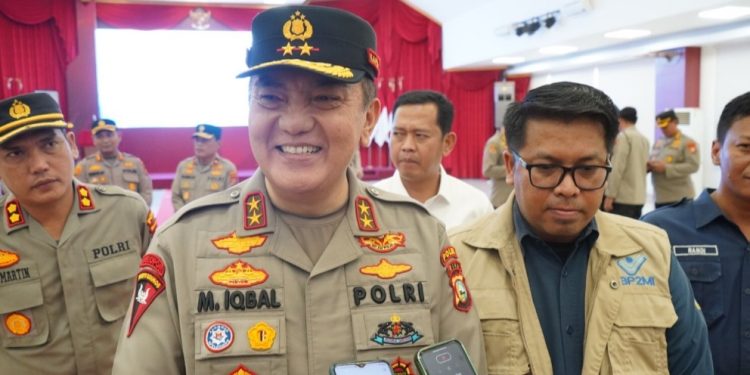 Kapolda Riau Terima Penghargaan Dari BP2MI Atas Prestasi Tindak Pidana TPPO