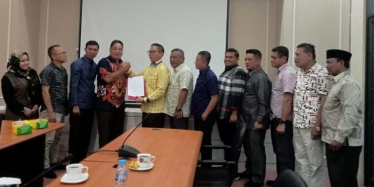 Mosi Tak Percaya, 36 Anggota DPRD Bengkalis Layangkan Surat Minta Khairul dan Syarial Diganti