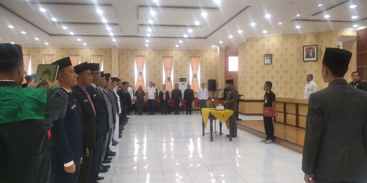 Sekda Rohil Lantik Puluhan Pejabat Pratama dan Administrator