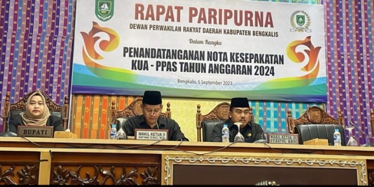Rapat Paripurna DPRD Bengkalis, Ketua DPRD dan Wakil Absen