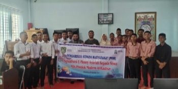 Tim Studi Perbankan Syariah UIR Sosialisasi E-Money Dipondok Modern Al Kautsar
