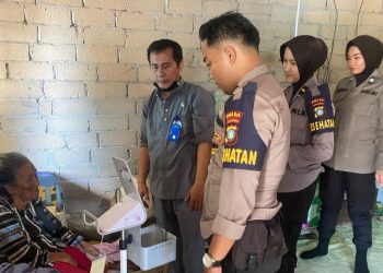 Warga Sambut Dengan Antusias Bakti Kesehatan Polri di Rempang