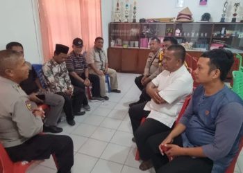 Tingkatkan Kemitraan, Polsek Mandau Gelar Curhat Jum’at Bersama Warga
