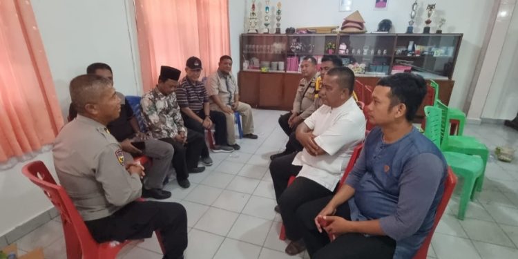 Tingkatkan Kemitraan, Polsek Mandau Gelar Curhat Jum’at Bersama Warga