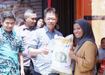 Bupati Rohil Resmi Salurkan Cadangan Beras Pemerintah Tahun 2023