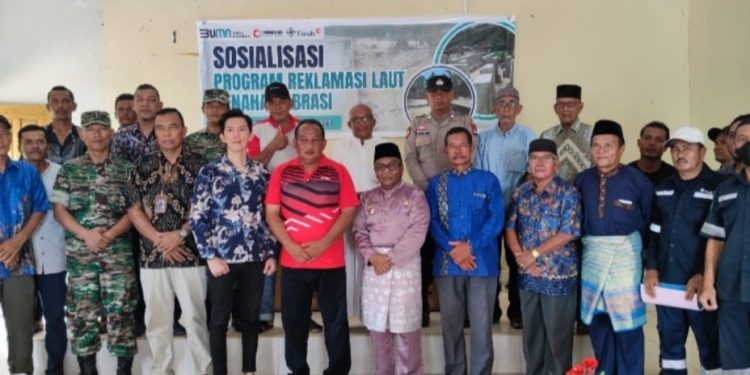 Kurangi Abrasi, PT Timah Tbk Sosialisasikan Rencana Pemasangan Penahan Abrasi ke Warga