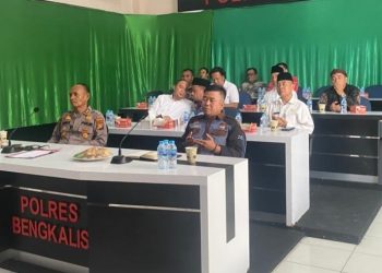 Polres Bengkalis dan Forkopimda Ikuti Zoom Meeting Dengan Humas Mabes Polri 