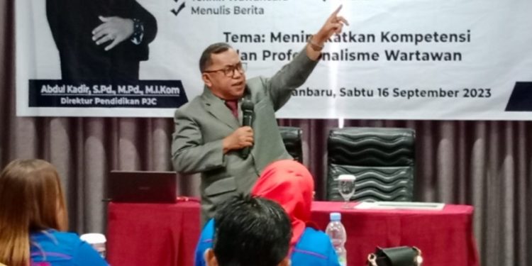 Kisah Menjadi Seorang Jurnalis dan Mengenal Sosok Wahyudi El Panggabean Sang Guru Sejati