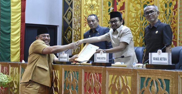 DPRD Pekanbaru Gelar Paripurna Pandangan Umum Fraksi Tentang Ranperda Pajak dan Retribusi Daerah