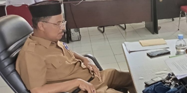 Diduga Gagal Paham, Kabid SMP Disdik Rohil Akui Honor Guru Komite Dibayarkan Dengan Dana BOS