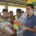 Bupati Rohil Serahkan 3 Ton Bantuan Benih Padi di Bagansiapiapi