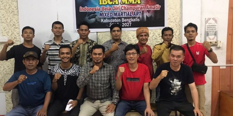 Faisal Rabyn Lesnussa Terima Mandat IBCA MMA Bengkalis dan Efendi Ali Terpilih Sebagai Ketua IBCA MMA