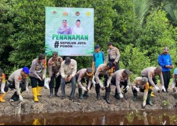Peduli Lingkungan, Polres Bengkalis Bersama Polri dan Jajaran Tanam 10 Juta Pohon Mangrove
