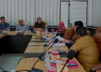 DPRD Rohil Pansus B Gelar Rapat Ranperda Status Bank Rohil