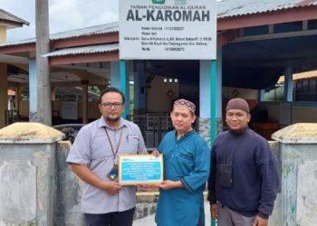 PT Timah Tbk Serahkan Bantuan untuk Dukung Kegiatan TPA dan Tahfidz Al- Karomah Air Raya