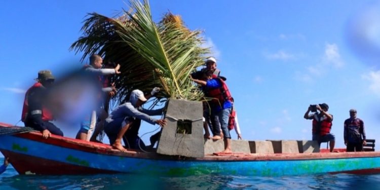 PT Timah Tbk Tenggelamkan Ratusan Rumpon Ikan di Perairan Rebo, Nelayan Sudah Rasakan Manfaatnya