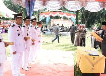 Lima Penghulu Hasil Pilpeng Serentak Dilantik Bupati Rohil