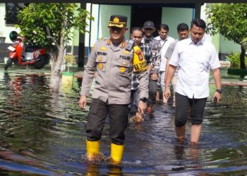Tingkatkan Kamtibmas Kapolres Bengkalis Cek Kantor KPU Yang Terkena Banjir