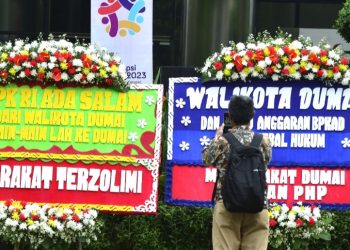 KPK RI Dikirimi Papan Bunga, Minta KPK Kroscek Pemko Dumai