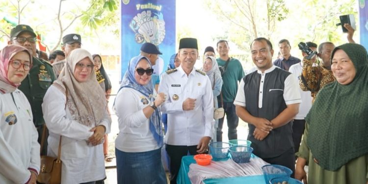 Bupati Rohil Buka Festival Kupas Kerang Sebelah Tangan Yang Ditaja Dispora