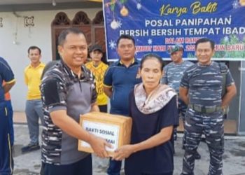 Karya Bhakti Posal TNI-AL  Panipahan Bersihkan Gereja HKBP Palika