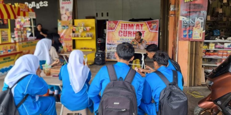Kapolsek Kemuning Coolling System Dengan Sasaran Para Remaja dan Anak Sekolah 