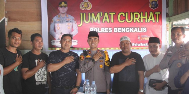 Wakapolres Bengkalis Pimpin Jumat Curhat, Terima Masukan Warga