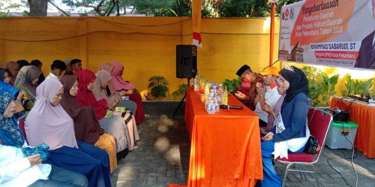 Ketua DPRD Pekanbaru Gelar Sosialisasi Perda di Kecamatan Kulim Bersama Wawako Ayat Cahyadi
