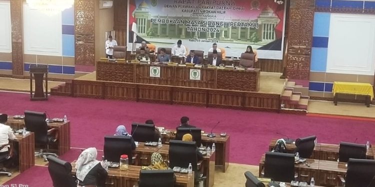 Awal Tahun DPRD Rohil Persidangqn Bahas Anggaran Belanja Tahun 2025
