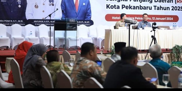 Sekdako Pekanbaru Tandatangani Berita Acara FPRA RPJPD 2025-2045