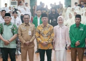 Bupati Rohil Pinta Siswa Mampu Bersaing Saat Pembukaan Tryout dan Seminar Akbar 2024