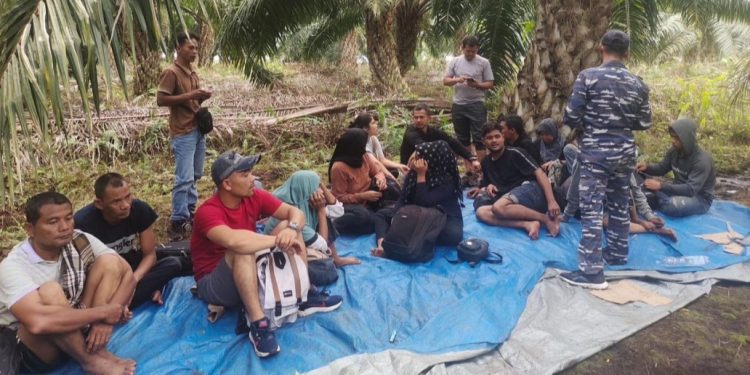 Tim F1QR Unit Intel Lanal Dumai dan Posal Bengkalis Gagalkan Pemberangkatan PMI 