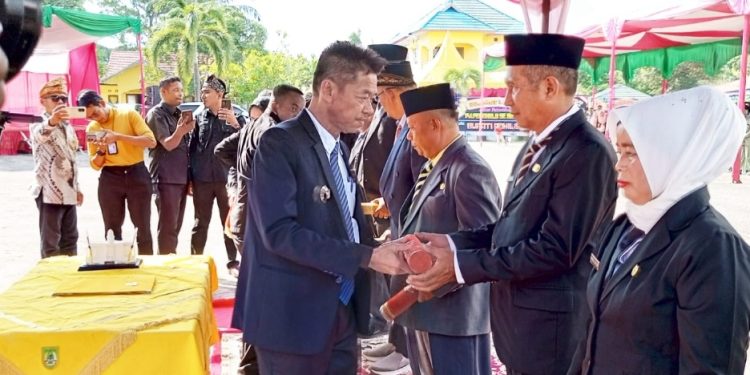 Ini Pesan Bupati Rohil Saat Melantik 21 PJ Penghulu, 5 Penjabat Administrator dan 2 Keperluannya