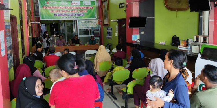 RS Cahaya Operasi Bibir Sumbing Gratis 10 Orang Anak Kurang Mampu 