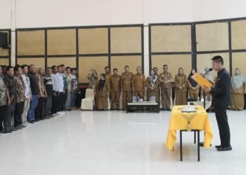 Bupati Rohil Kukuhkan 972 Linmas dan Siap Sukseskan Pemilu 2024
