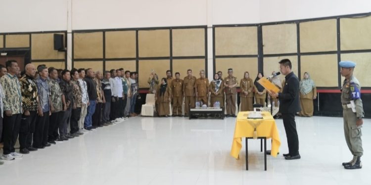 Bupati Rohil Kukuhkan 972 Linmas dan Siap Sukseskan Pemilu 2024