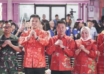 Bupati Rohil Lepas 18 Peserta Pawai Lampion Malam Cap Go Meh