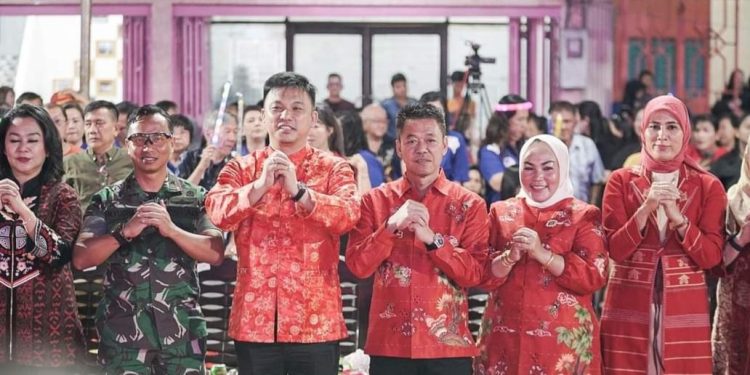 Bupati Rohil Lepas 18 Peserta Pawai Lampion Malam Cap Go Meh