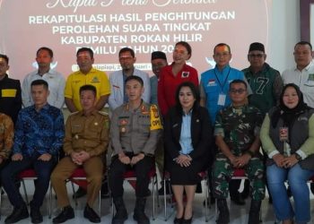 Bupati Rohil Apresiasi Kinerja KPUD Saat Hadiri Rapat Pleno Terbuka 