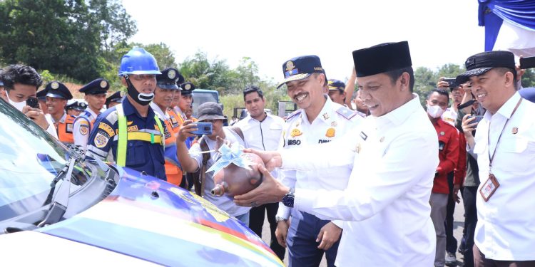 Pj Wako Muflihun Launching Layanan Mobil LPJU dan Bus TMP Gratis Bagi ASN