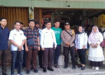 Asisten II Bidang Ekonomi dan Disperindagsar Rohil Pantau Harga Sembako 