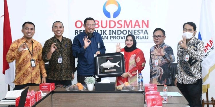 Silaturahmi, Bupati Kasmarni ke Ombudsman RI Perwakilan Riau di Pekanbaru