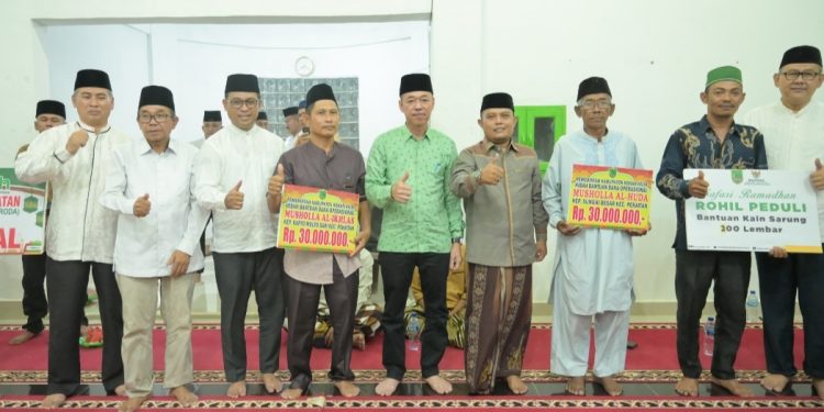 Bupati Rohil Safari Ramadhan ke Kecamatan Pekaitan