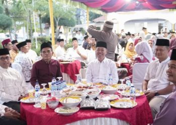Ketua Dan Wakil Ketua DPRD Rohil Buka Puasa Bersama Pemkab Rohil