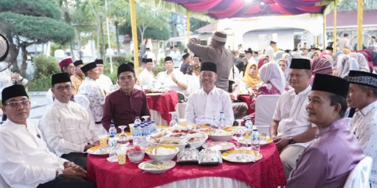 Ketua Dan Wakil Ketua DPRD Rohil Buka Puasa Bersama Pemkab Rohil