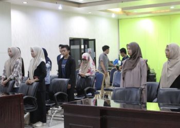 EC.COM Gelar Lomba Baca Berita di Polbeng 